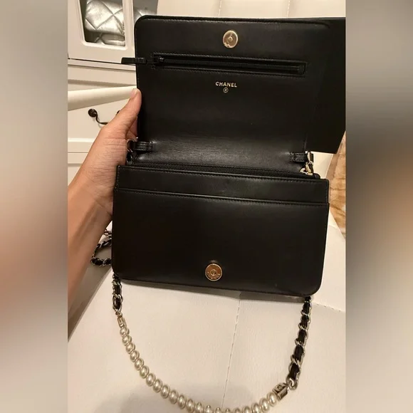 😍👜Chanel Iridescent Lambskin Quilted Pearl Wallet On Chain WOC Black - Picture 4 of 15